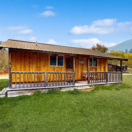 Broad Axe - Cabin #2 - Black Bear